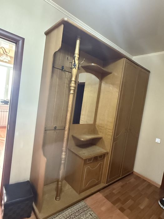 Продам прихожую.