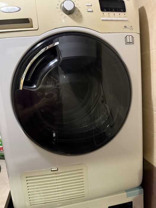 Продавам работеща сушилня Whirlpool AZB 8780 8 кг