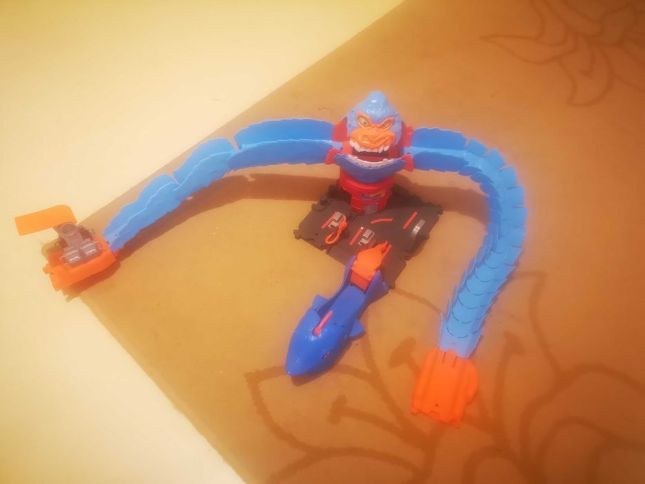 Писта на Hotweels