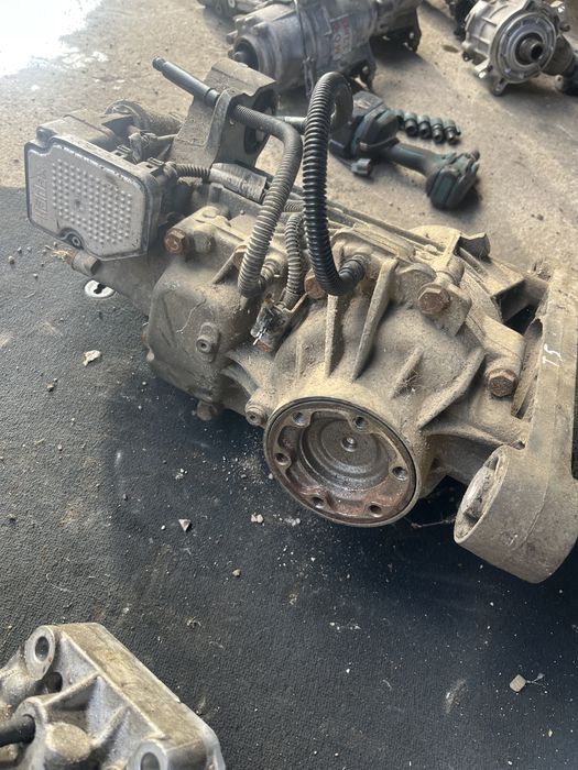 Заден диференциал за Фолксваген Т5 2011г 2.0д 09N525010