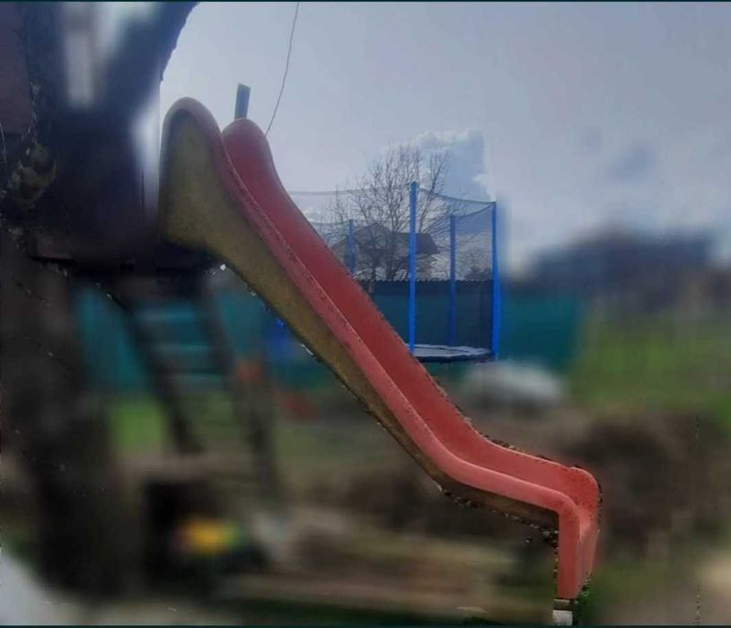 Tobogan și leagăn de grădină