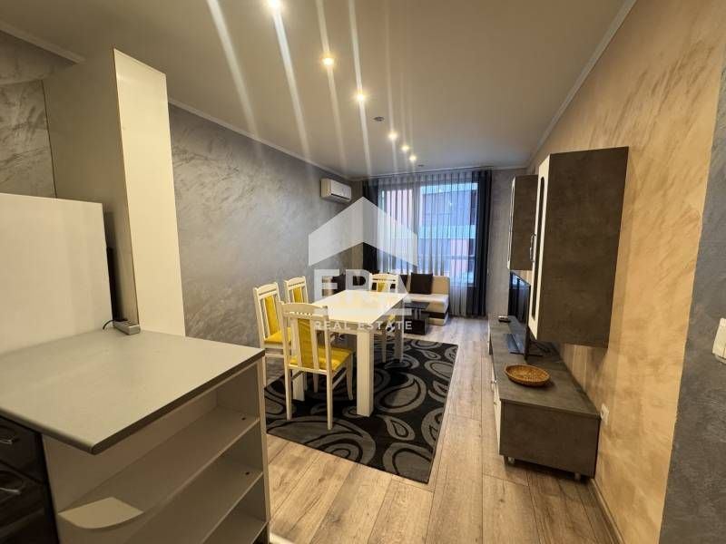 Ексклузивен двустаен обзаведен апартамент на 100 м от бул."Христо Смир