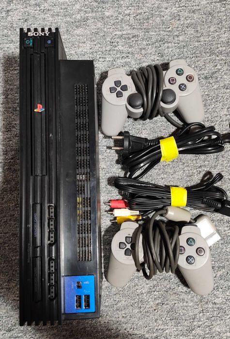 consolă PS 2 +2 joystick-uri