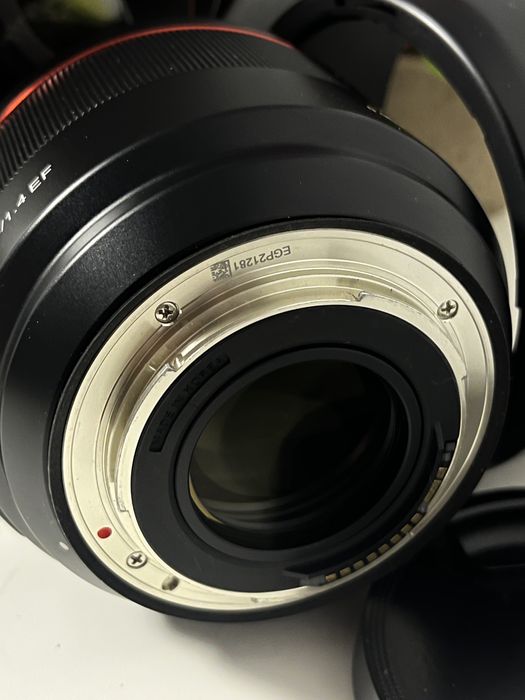 Samyang 85mm,1,4 AF monturaCanon EF ca si nou