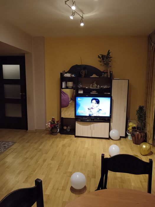 Дава се под наем Тристаен апартамент в Габрово, Център - 73 кв.м за 331.5 € - Снимка #2