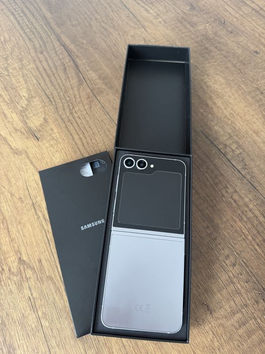 Samsung Galaxy Z Flip 6