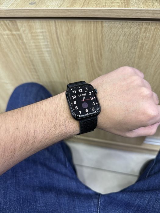 Apple watch 8/45 140$