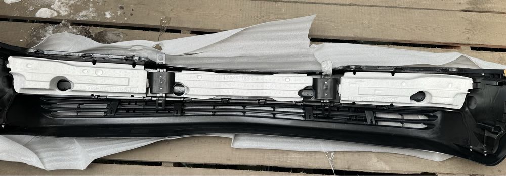 Передний бампер на Mercedes W140