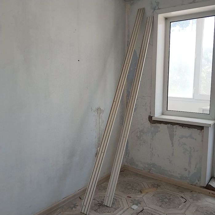 Продаются карнизы