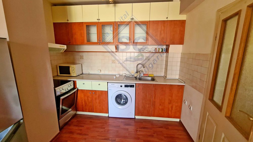 Дава се под наем Тристаен апартамент в Варна, Червен площад - 80 кв.м за 561 € - Снимка #2