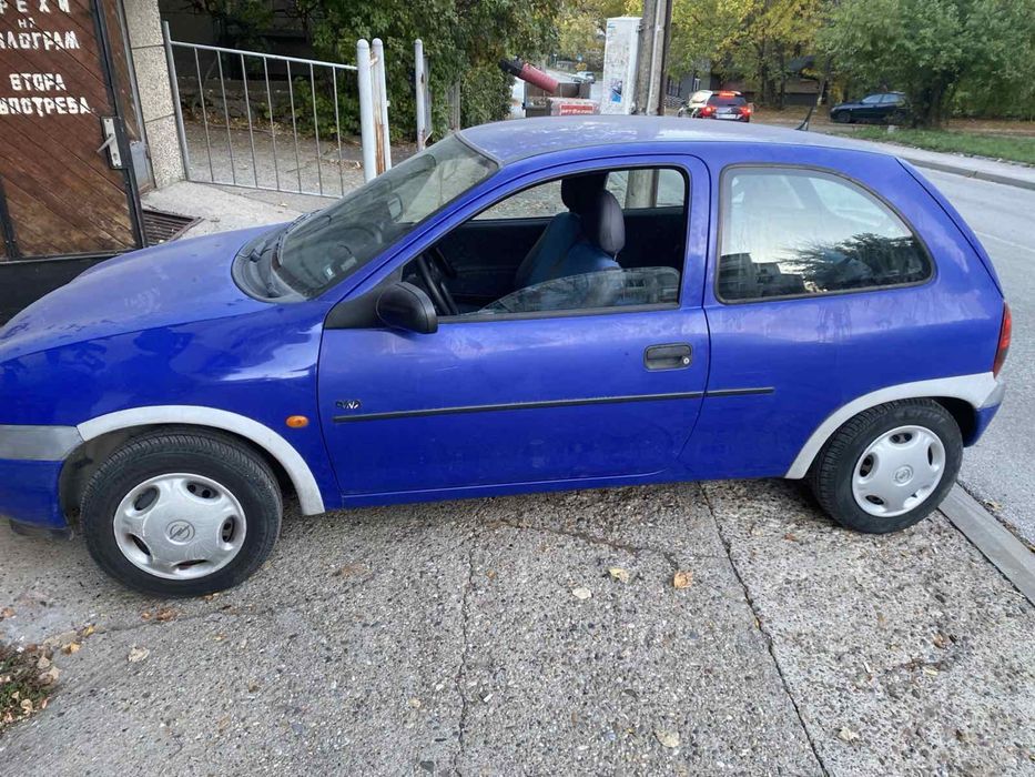 Опел корса две врати