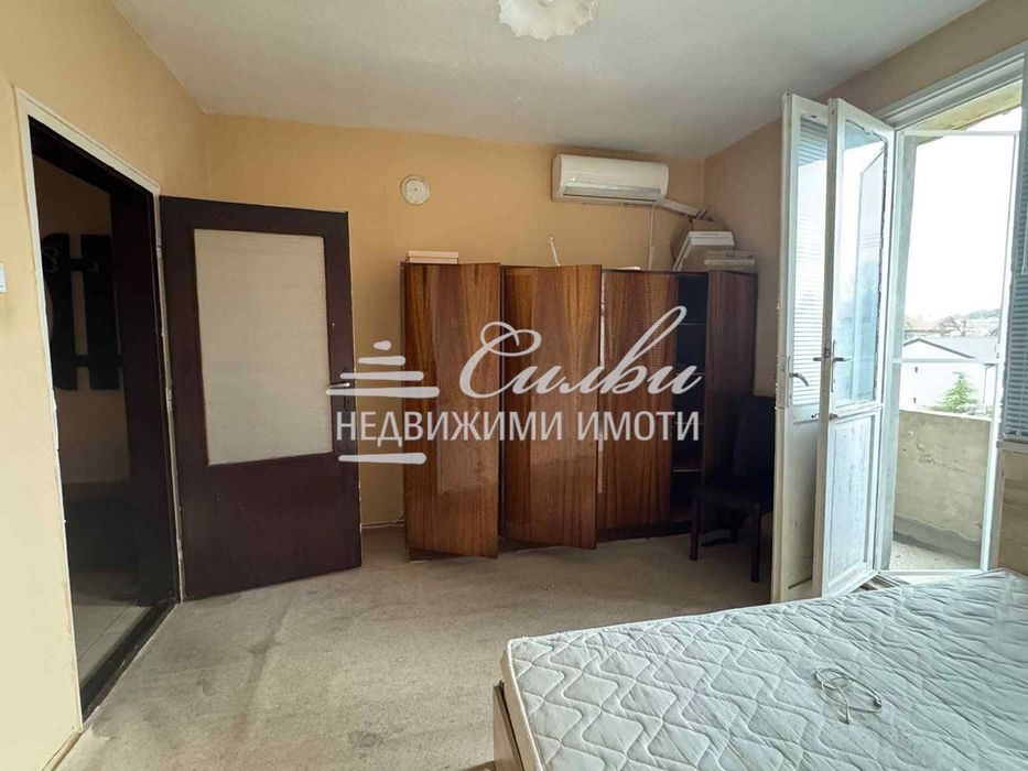 Продава се Четиристаен апартамент в Търговище, Център - 120 кв.м за 468 €/кв.м - Снимка #4