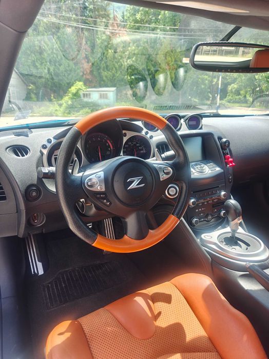 Автомобил Nissan 370z