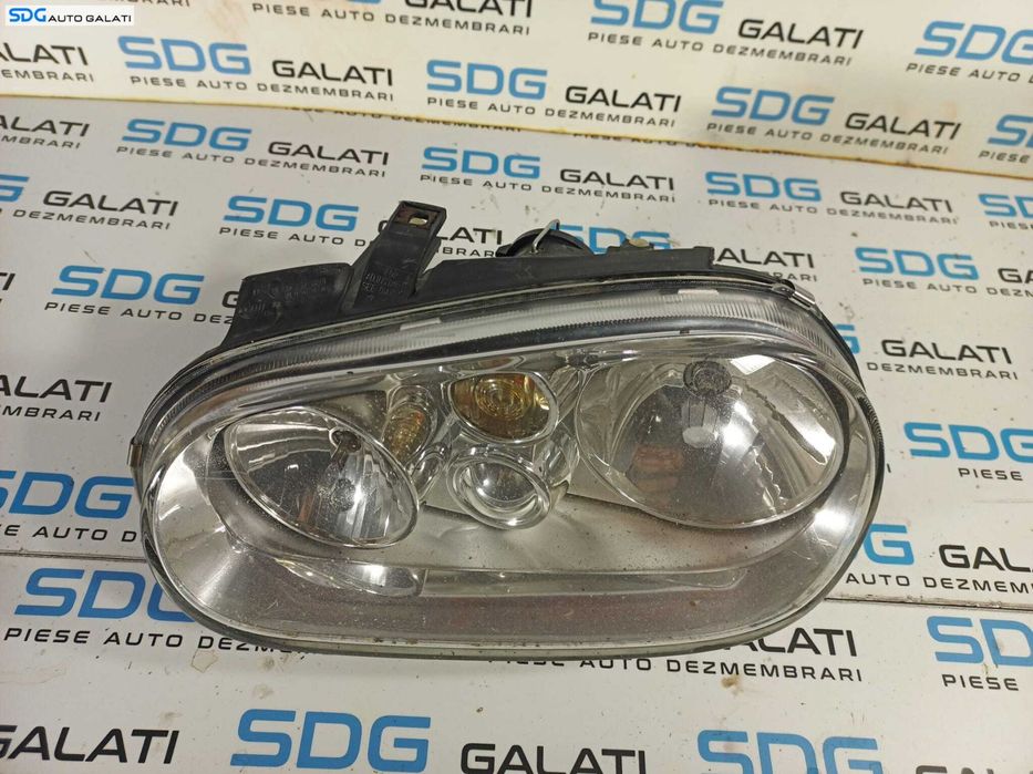 Far Stanga cu Lupa si Proiector Europa FARA Xenon Volkswagen Golf 4 - 1998 - 2005 Cod 1J1941017K [L1098]
