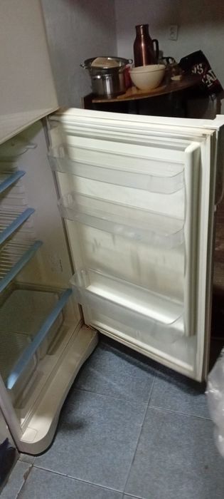 Продам холодильник индезит