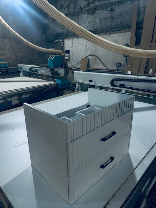 под умыапльник мебель новый