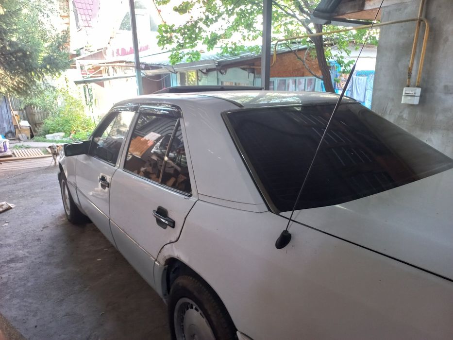 Мерседес  124 / 1991г  / 3 л / автомат