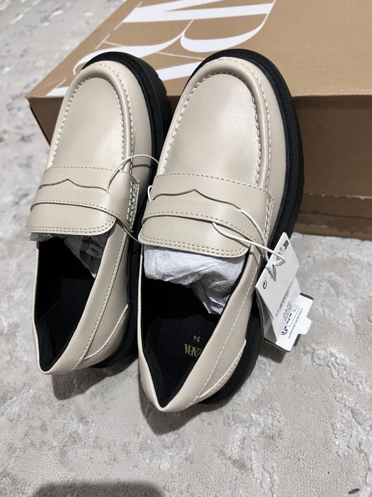 Продам детский лоферы