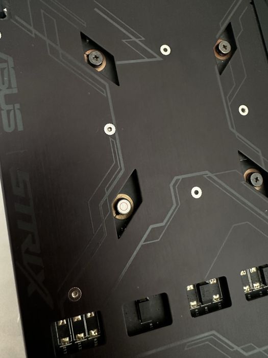 GTX 1070 Asus ROG Srtrix