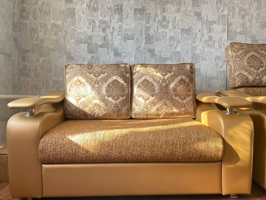 Продается диван тройка