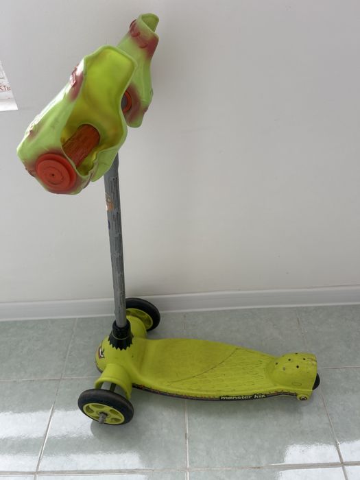 Самокат Razor monster kix