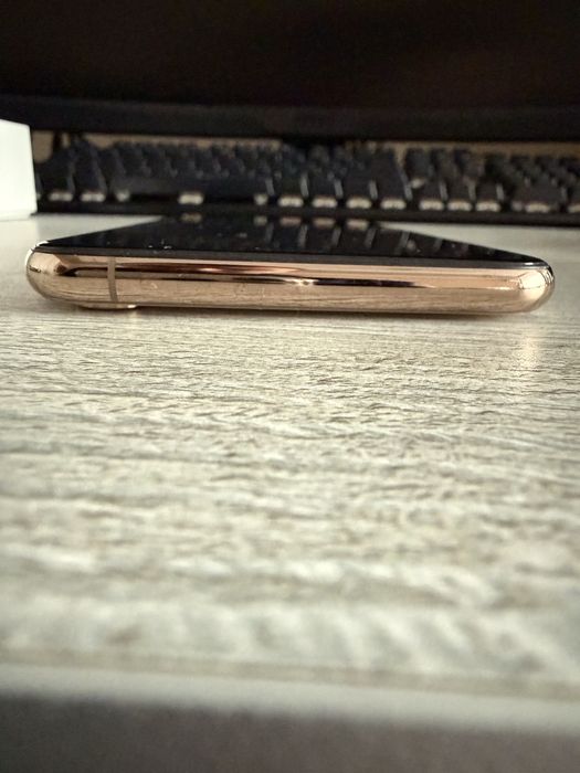 Iphone Xs Max *отлчно състояние*