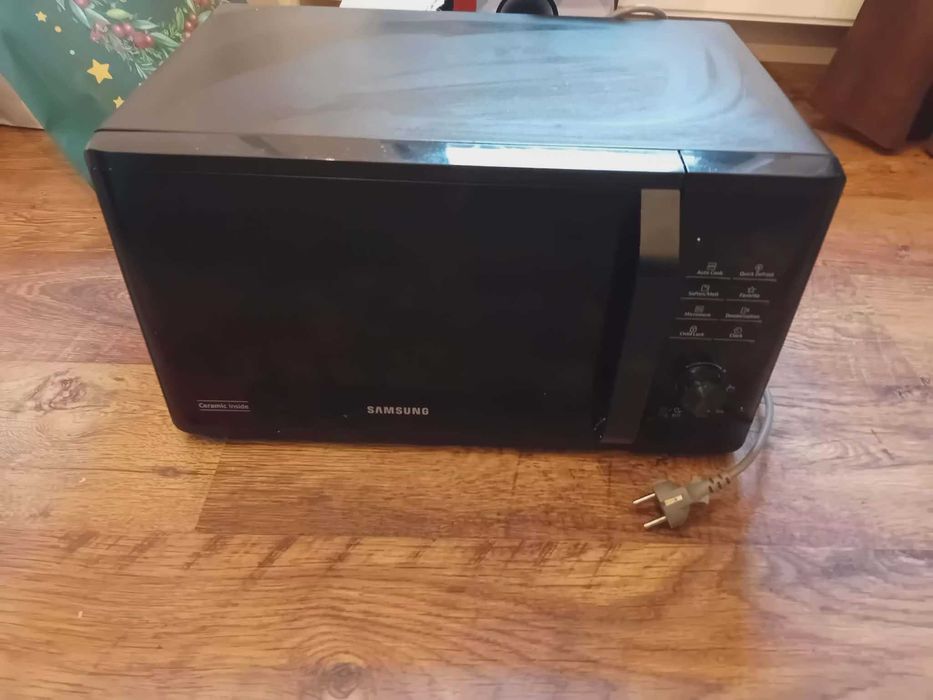 Микровълнова печка Samsung в отлично състояние