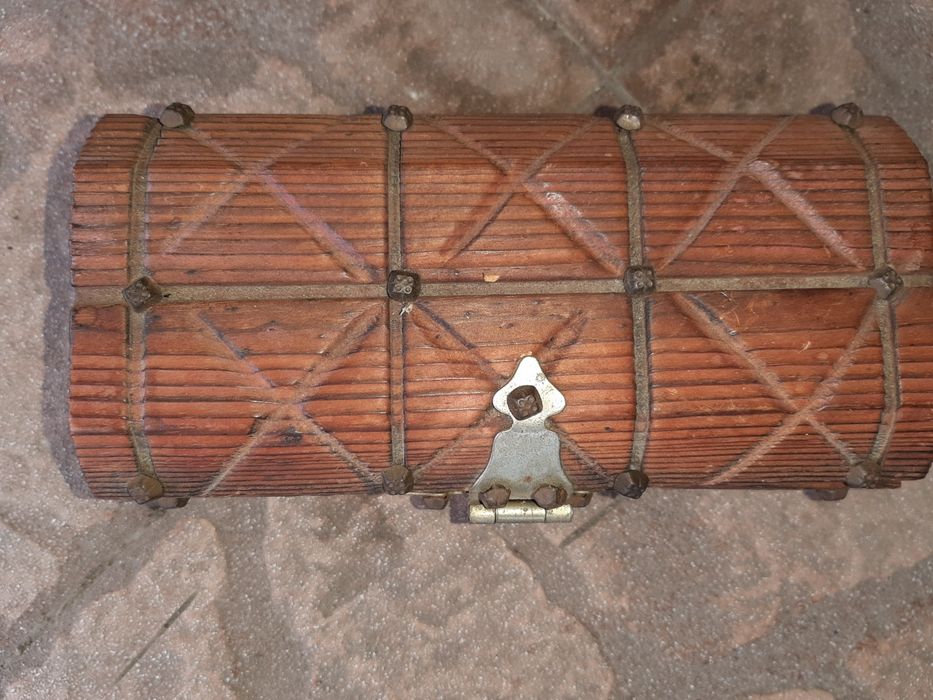 Дървена ретро ракла за бижута