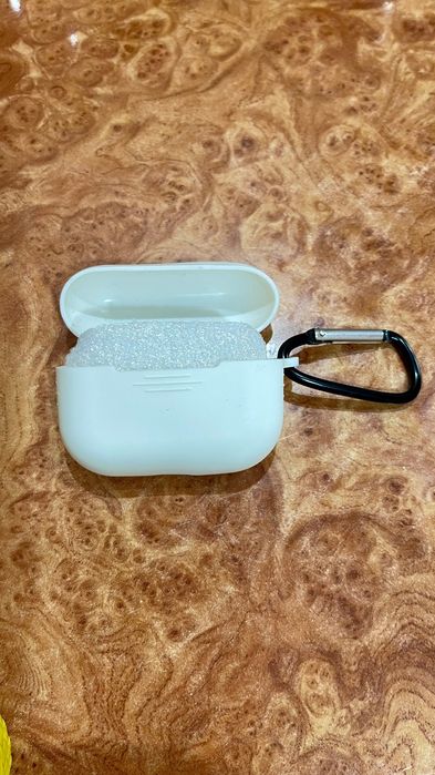 Чехлы для наушников AirPods Pro 2