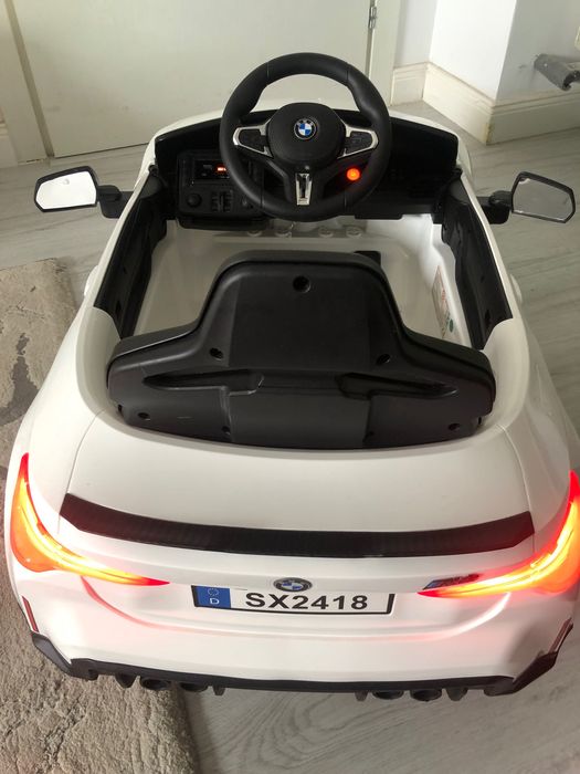 Mașinuța electrică BMW M4