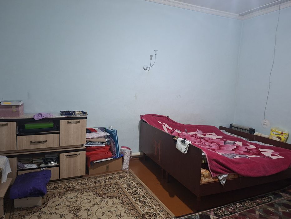 Срочна. Ховлили уй сотилади 6 сотик 7 хона