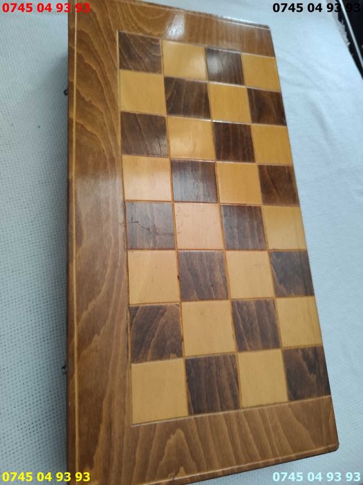 table sah si pooluri lemn dimensiuni mari 45x45cm