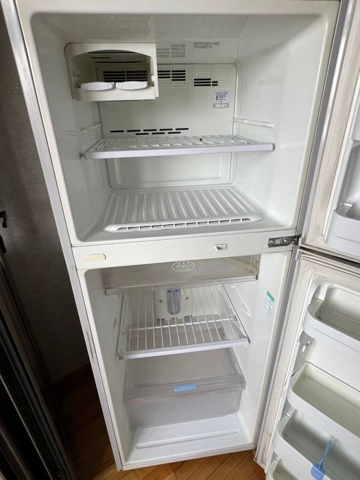 Продам холодильник LG GR-332SVF.