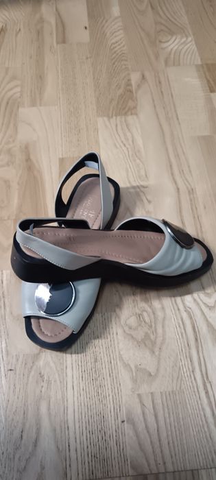 Sandale din piele mărimea 38 culoare verde