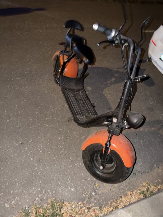 Vand scuter electric fara permis