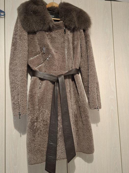 Vând cojoc cu blana naturala ,preț 600 de lei