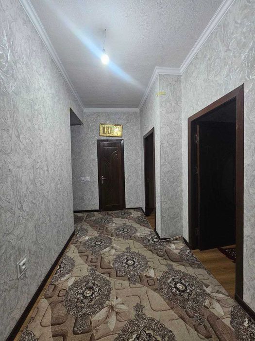 Махтумкули. Продам  4 комнатную квартиру на 4 этаже 7 этажного дома