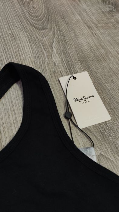Ново бюстие Pepe Jeans L size crop top
