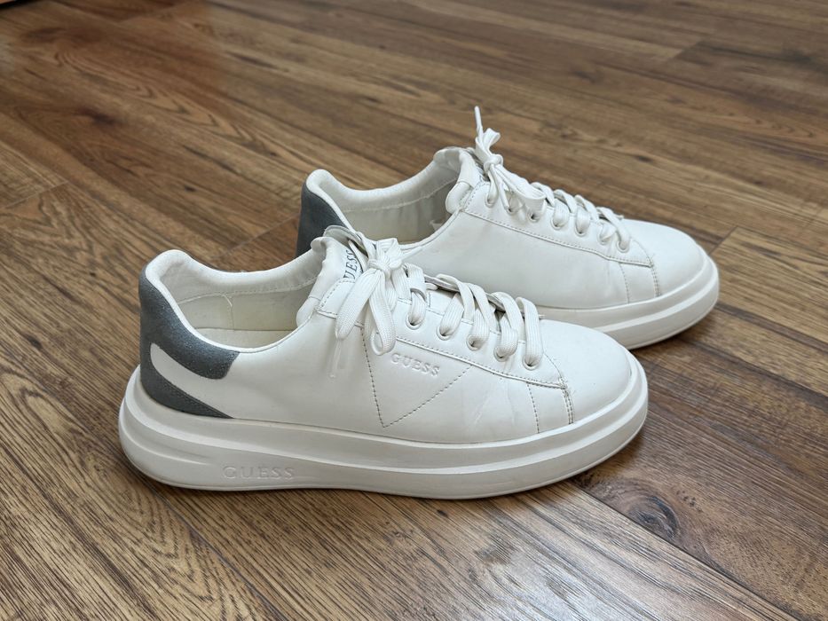 Бели кецове Guess Alba 42 номер