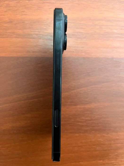 Продам Айфон 16 про макс