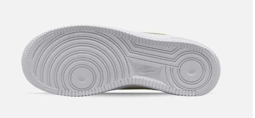 ОРИГИНАЛНИ Бели Маратонки Nike Air Force 1 LV8 GS White 36;36,5;37.5..