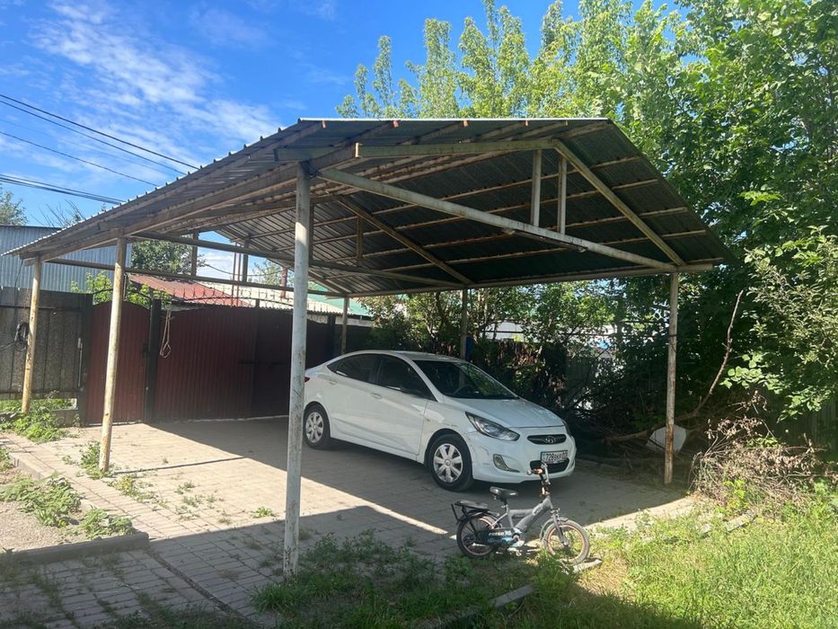 Дом и участок уютьный 8соток земля