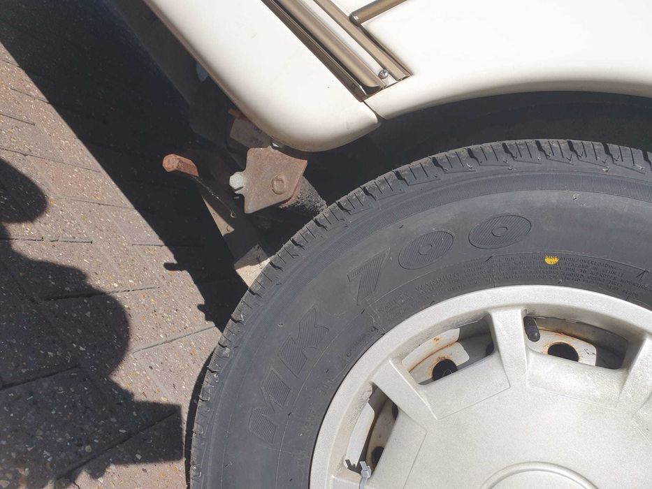 безупречна и практична каравана SWIFT, къса - двуместна