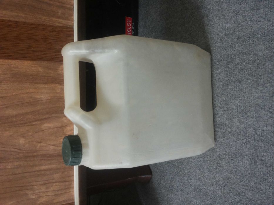 Канистра пластиковая 4,5 литра советская новая