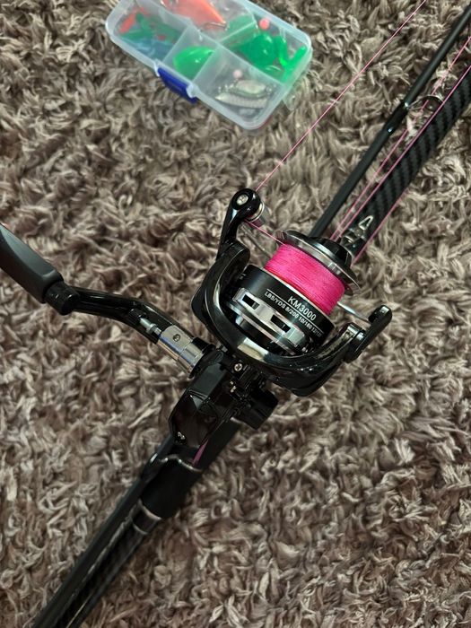 Продам спиннинг  новый в  сборе