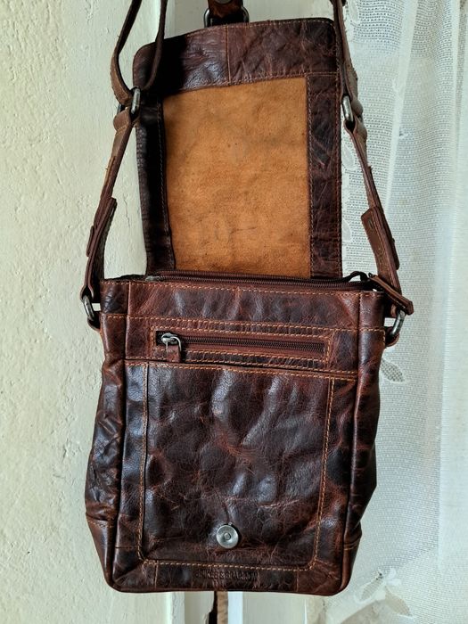 Продавам мъжка кожена чанта