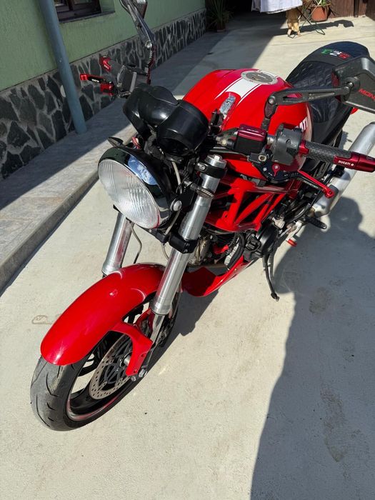 Vând motocicletă Ducati