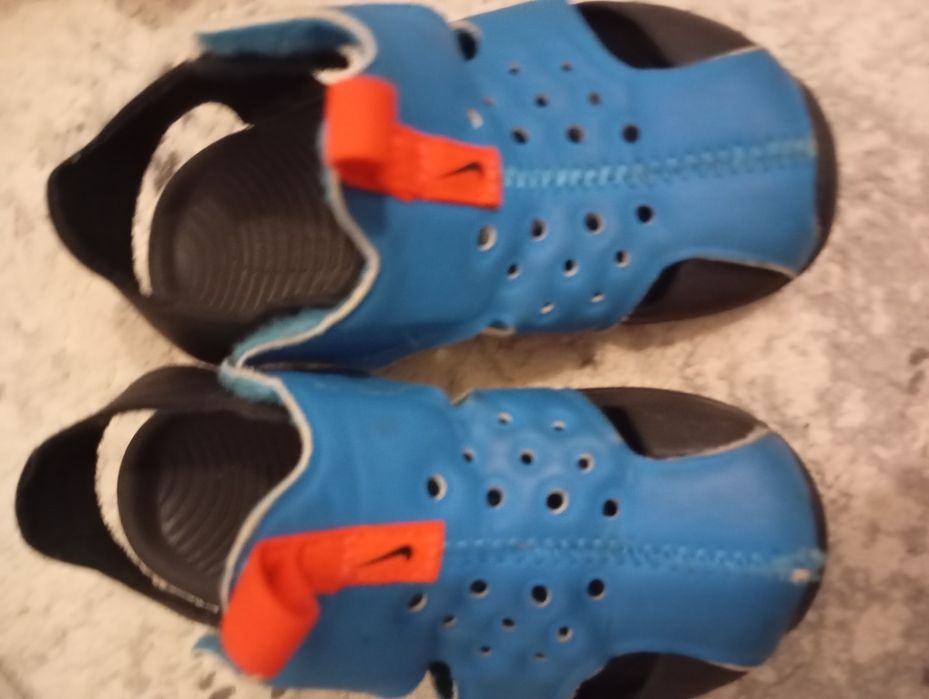 Lot pantofior și sandale Nike mărimea 24 interior 13.5- 14 cm