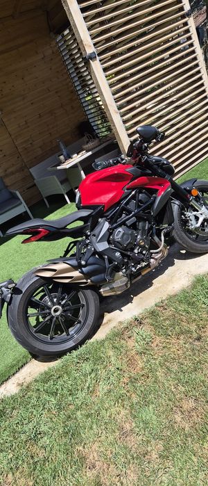 MV Agusta Dragster 800 R ( garantie pana in 2027 )