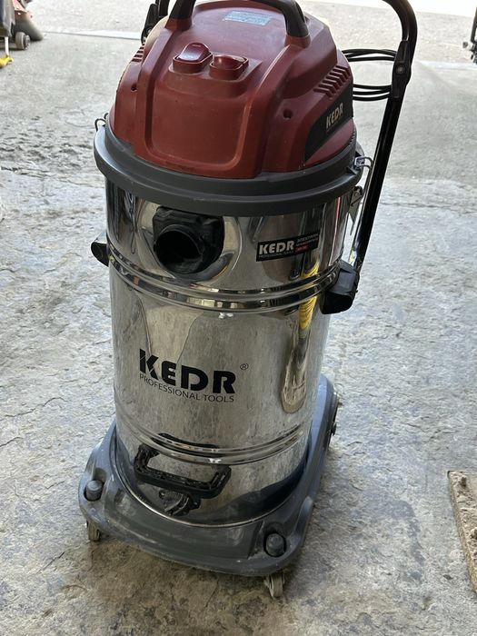 Продам стройтельный пылесос